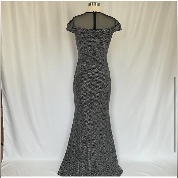 Betsy & Adam Women's Formal Dress Size 6 Black & Silver Metallic Knit Long Gown - Picture 5 of 10